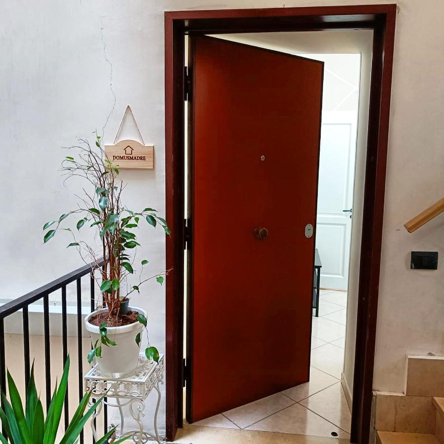 Domusmadre Apartamento Nápoles Exterior foto